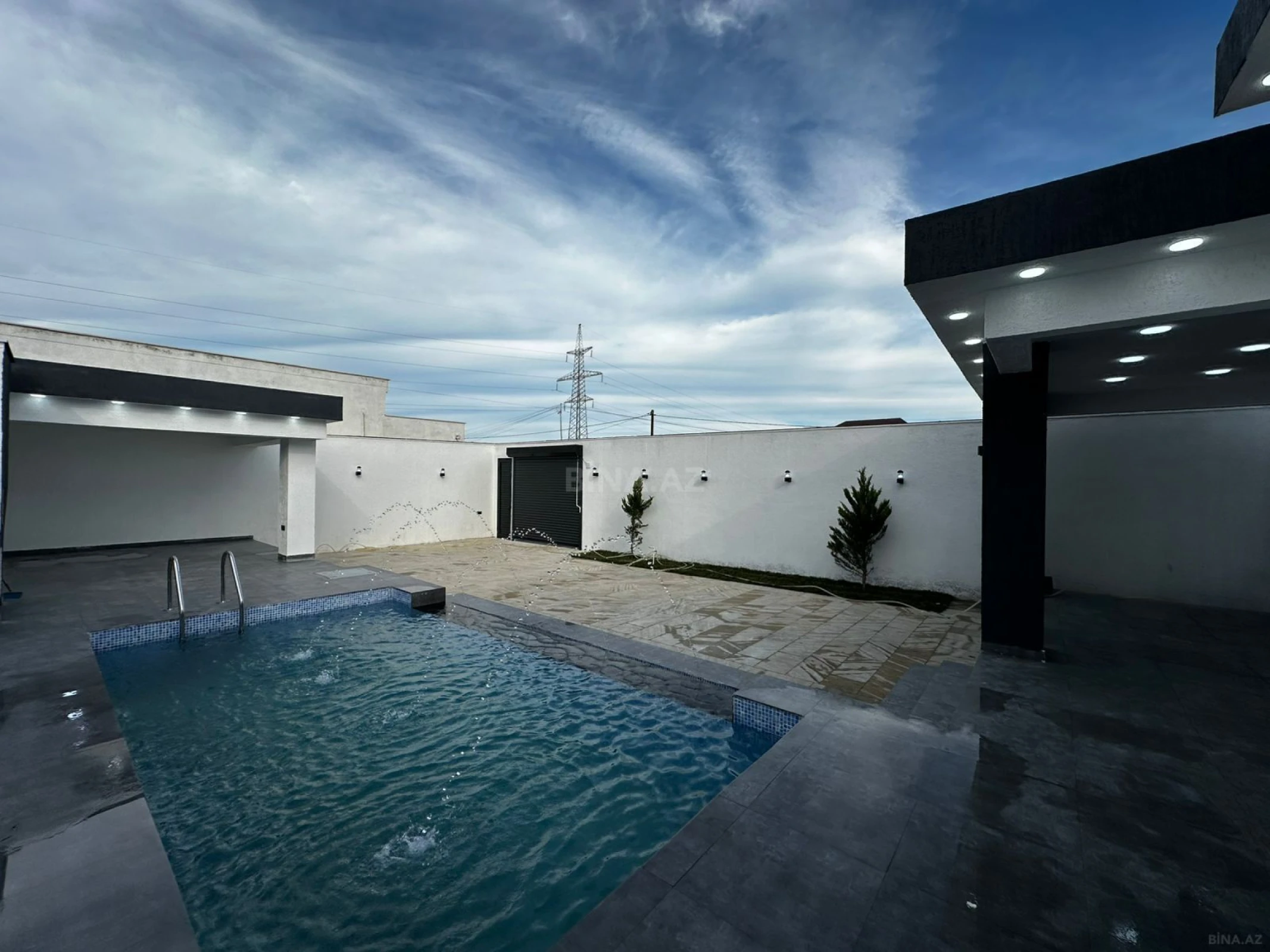 Satılır 4 otaqlı həyət evi 140 m²