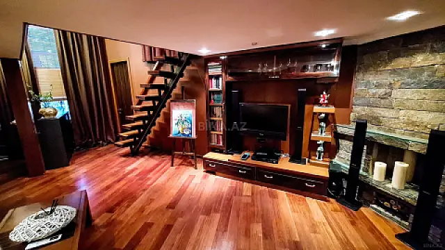 Satılır 5 otaqlı ofis 166 m²