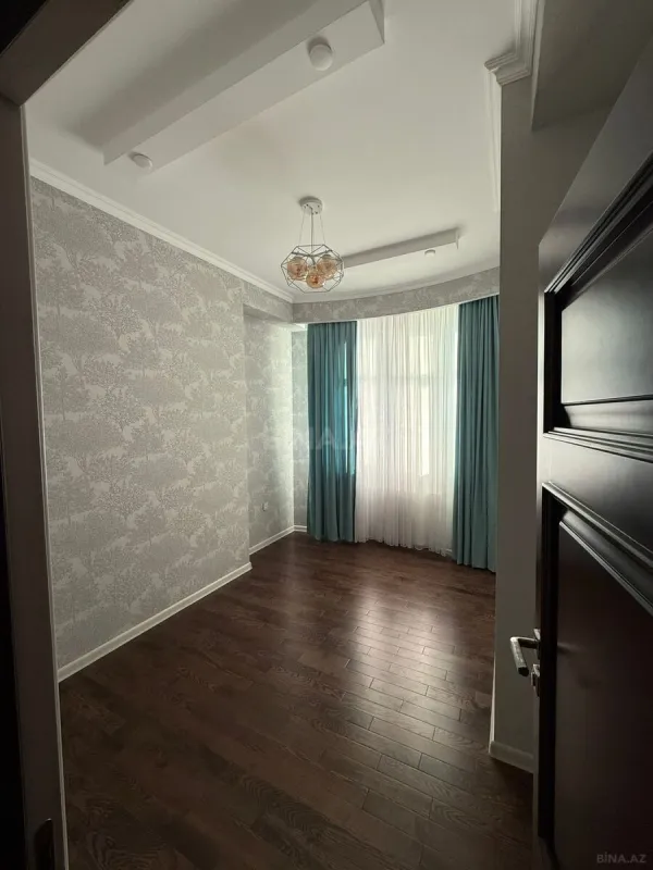 Satılır 3 otaqlı mənzil 120 m²