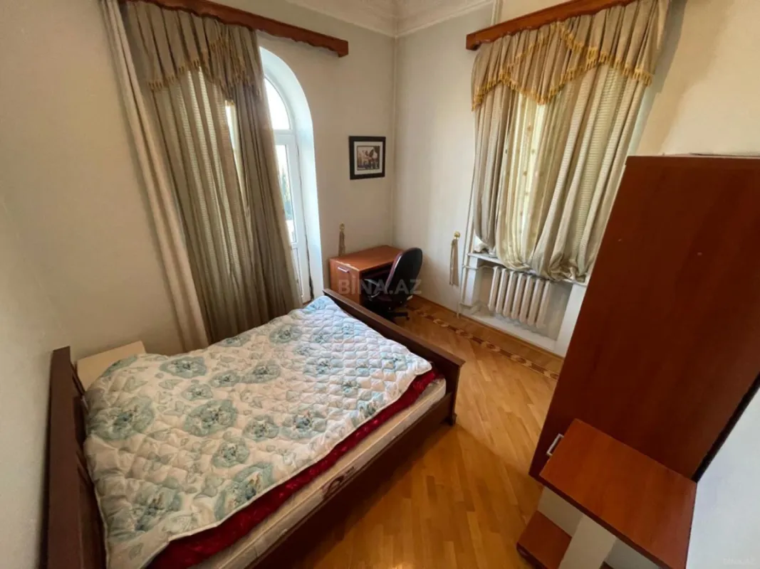 Kirayə verilir 5 otaqlı həyət evi 300 m²