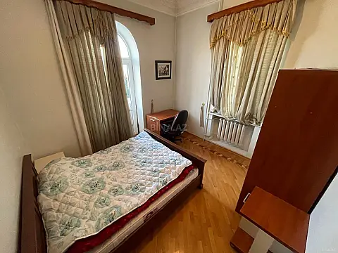 Kirayə verilir 5 otaqlı həyət evi 300 m²