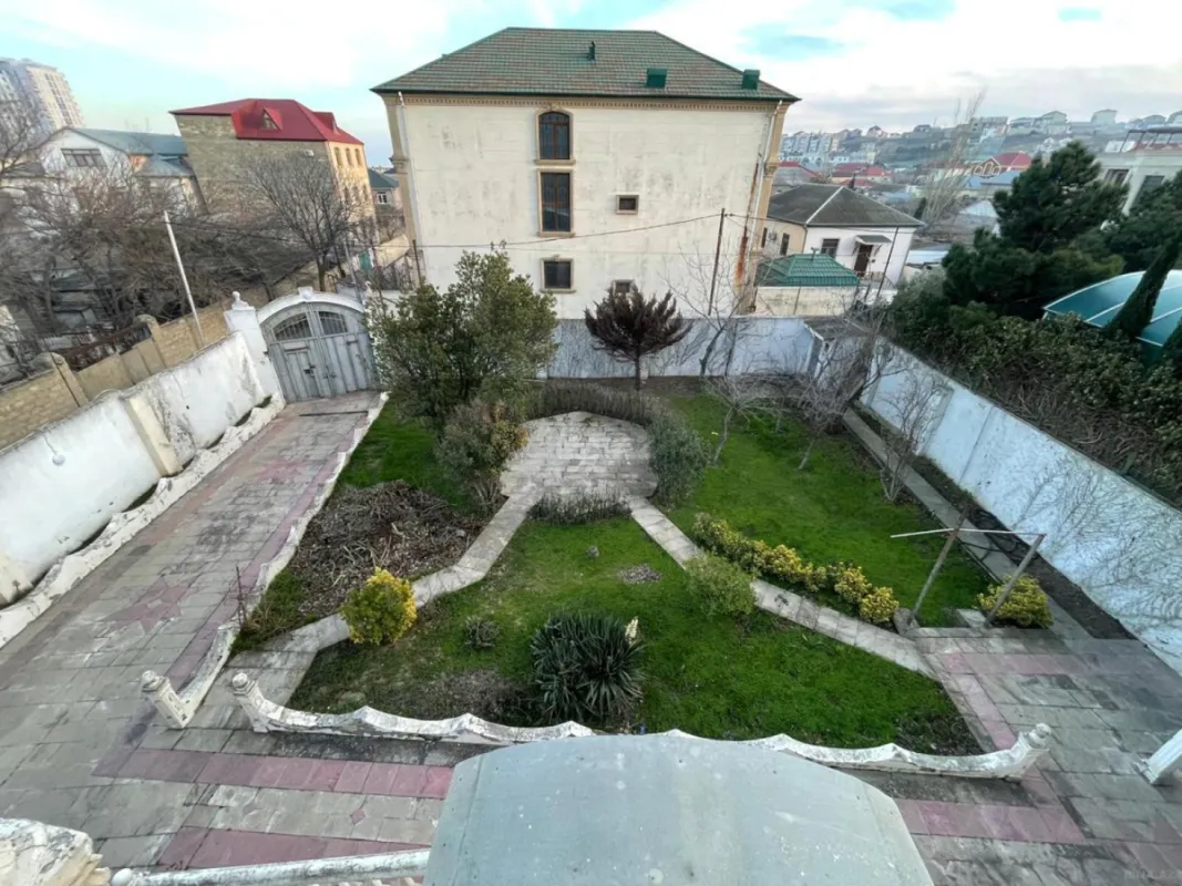 Kirayə verilir 5 otaqlı həyət evi 300 m²