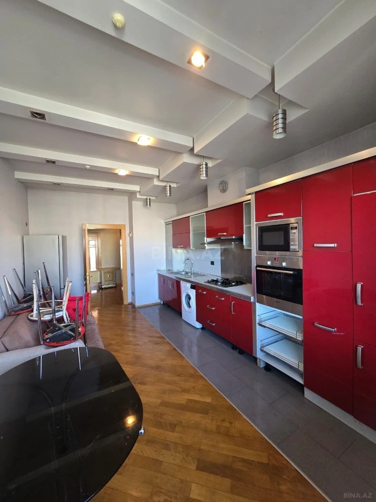 Satılır 3 otaqlı mənzil 143 m²