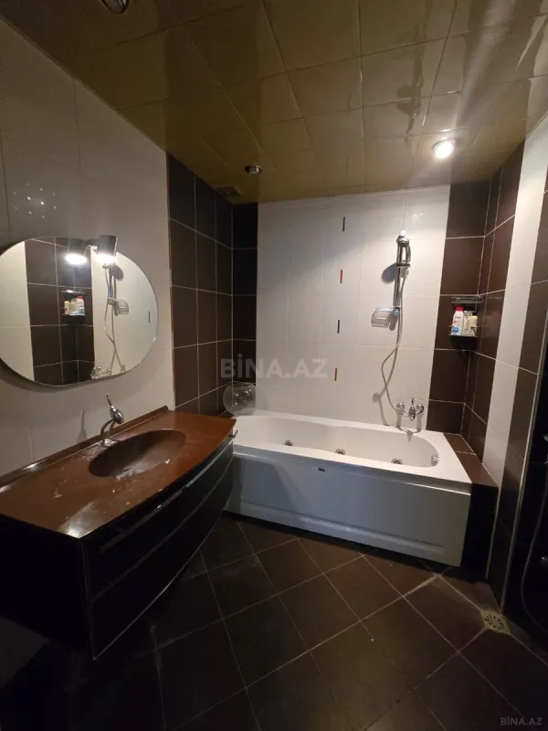 Satılır 3 otaqlı mənzil 143 m²