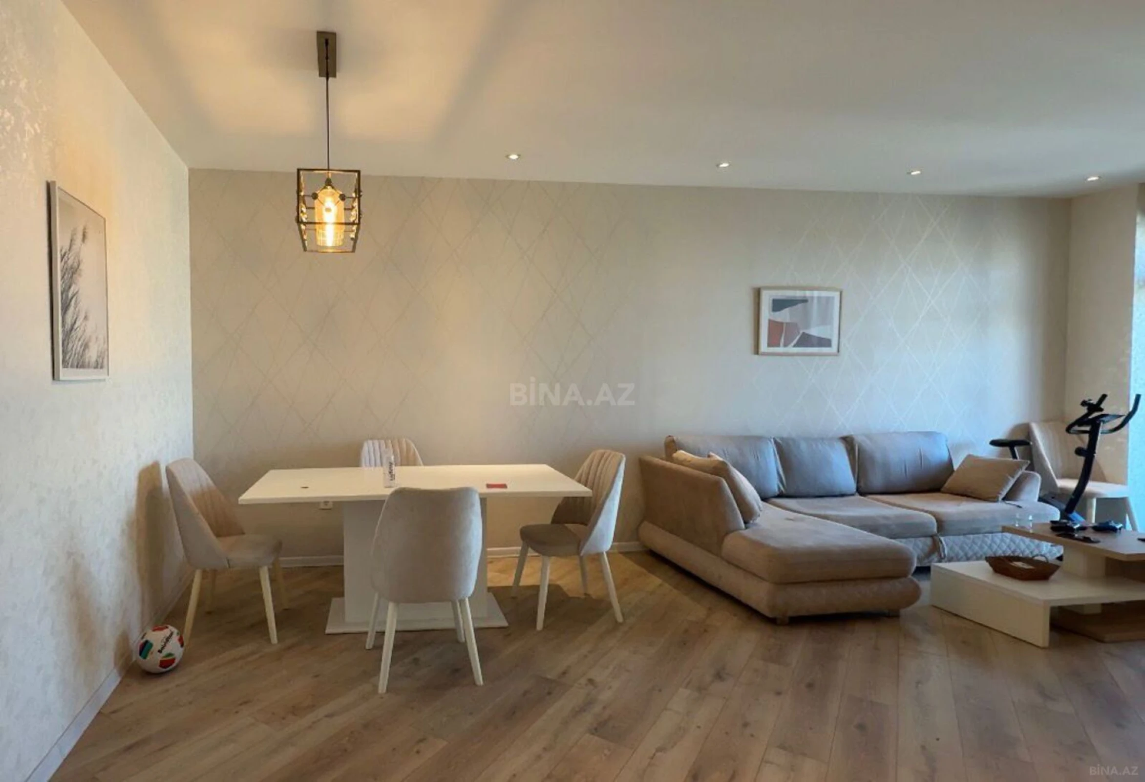 Kirayə verilir 2 otaqlı mənzil 78 m²