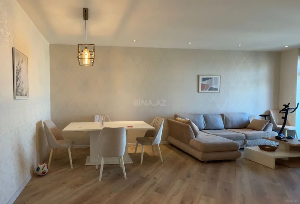 Kirayə verilir 2 otaqlı mənzil 78 m²