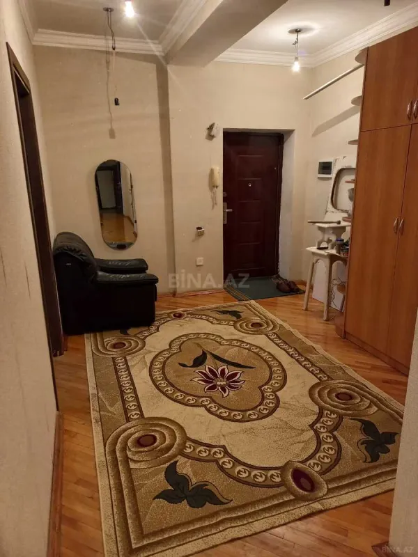 Kirayə verilir 2 otaqlı mənzil 88 m²
