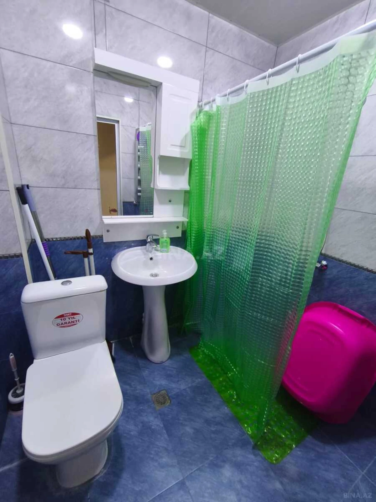 Kirayə verilir 2 otaqlı mənzil 45 m²