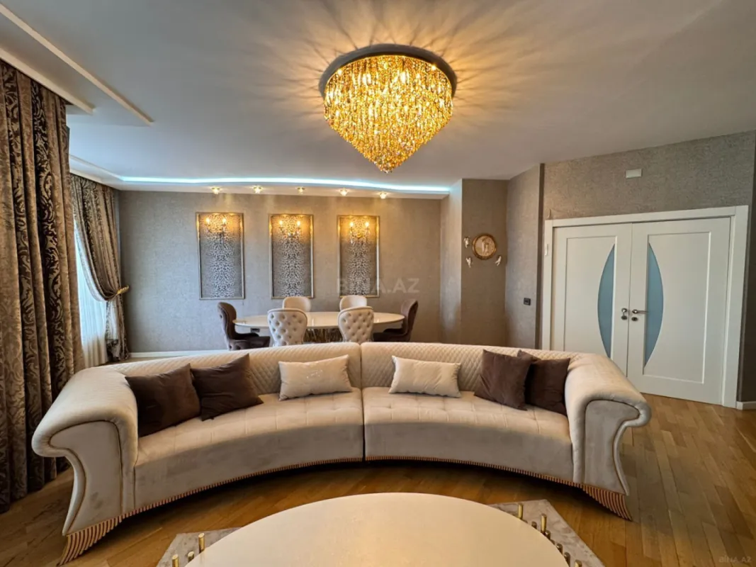 Satılır 4 otaqlı mənzil 176 m²