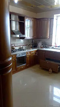 Satılır 5 otaqlı mənzil 210 m²