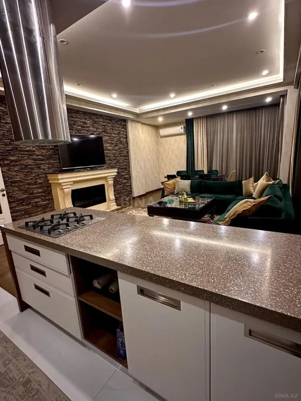 Kirayə verilir 4 otaqlı mənzil 150 m²