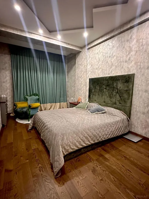 Kirayə verilir 4 otaqlı mənzil 150 m²