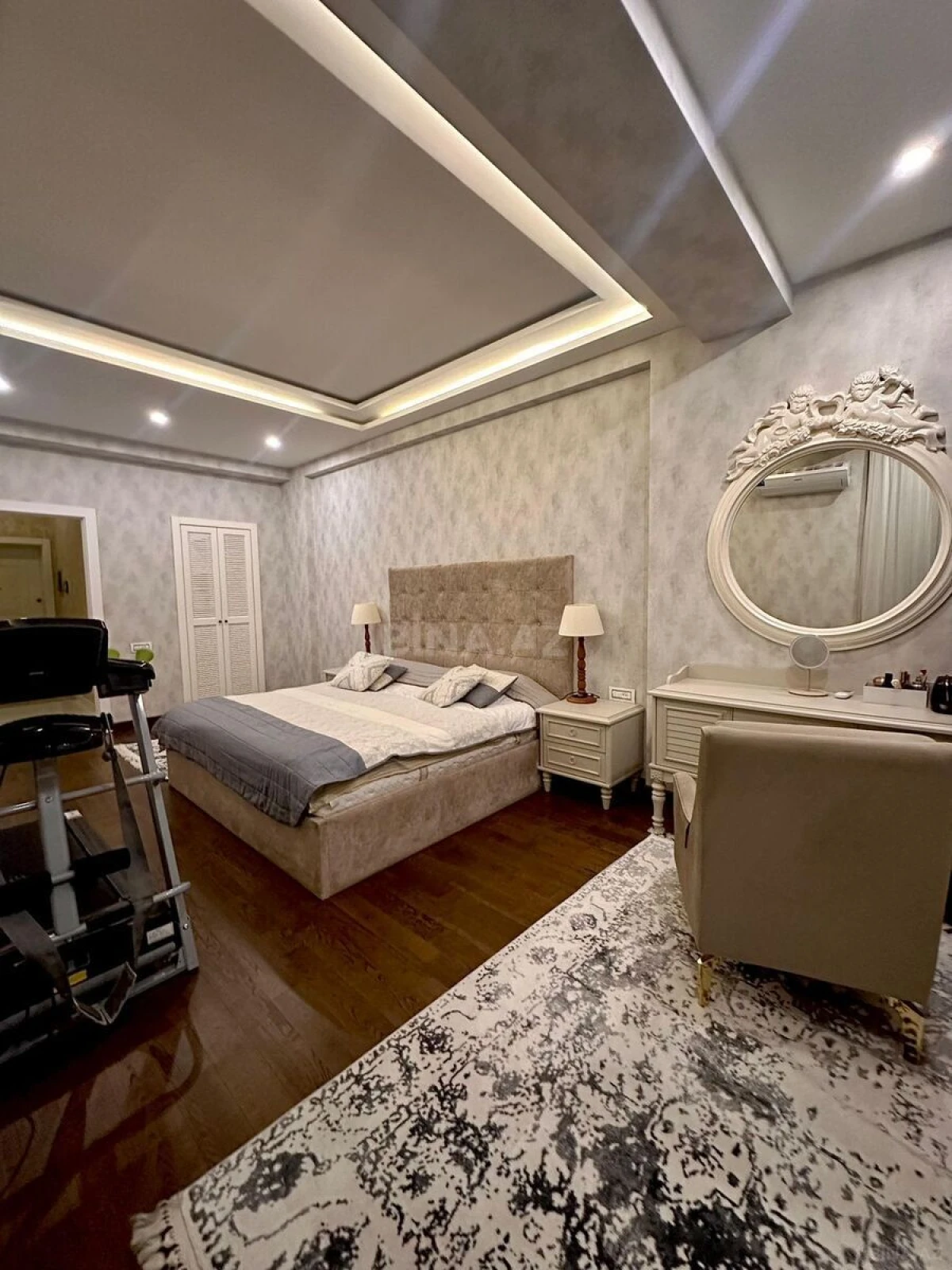 Kirayə verilir 4 otaqlı mənzil 150 m²