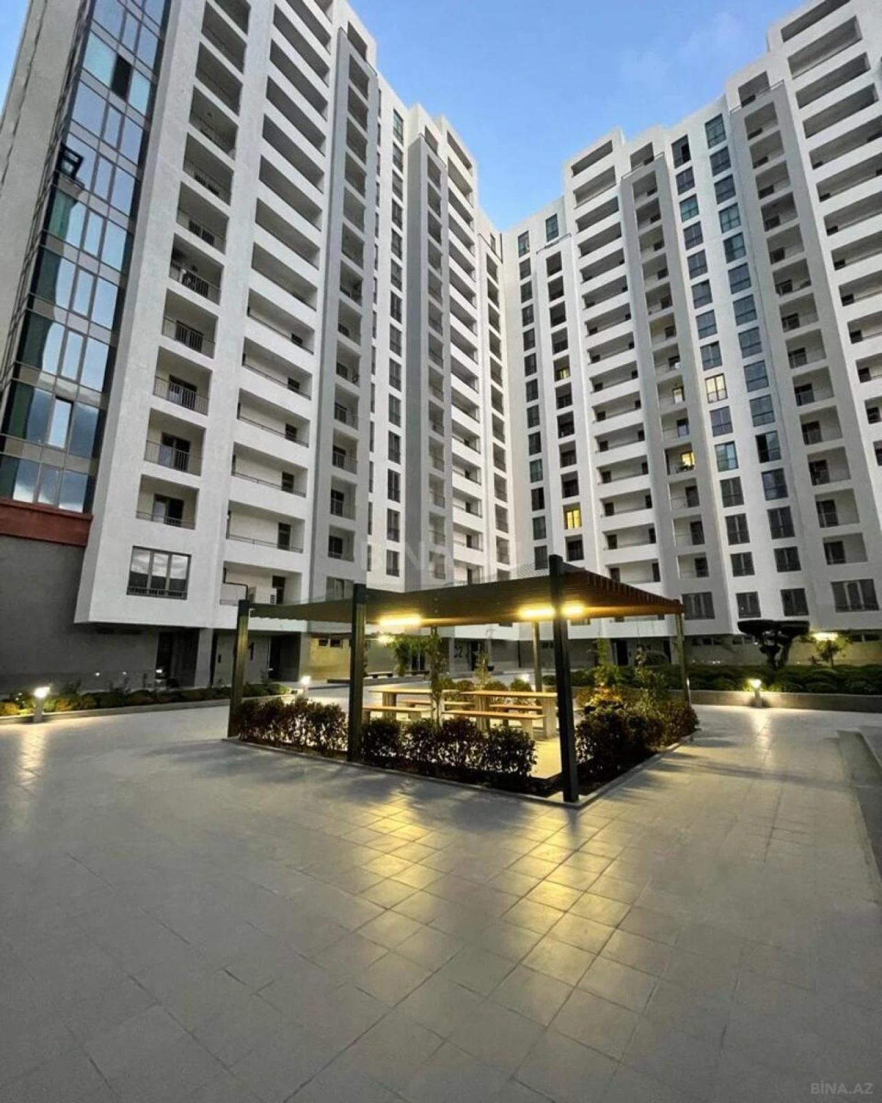 Satılır 2 otaqlı mənzil 52 m²