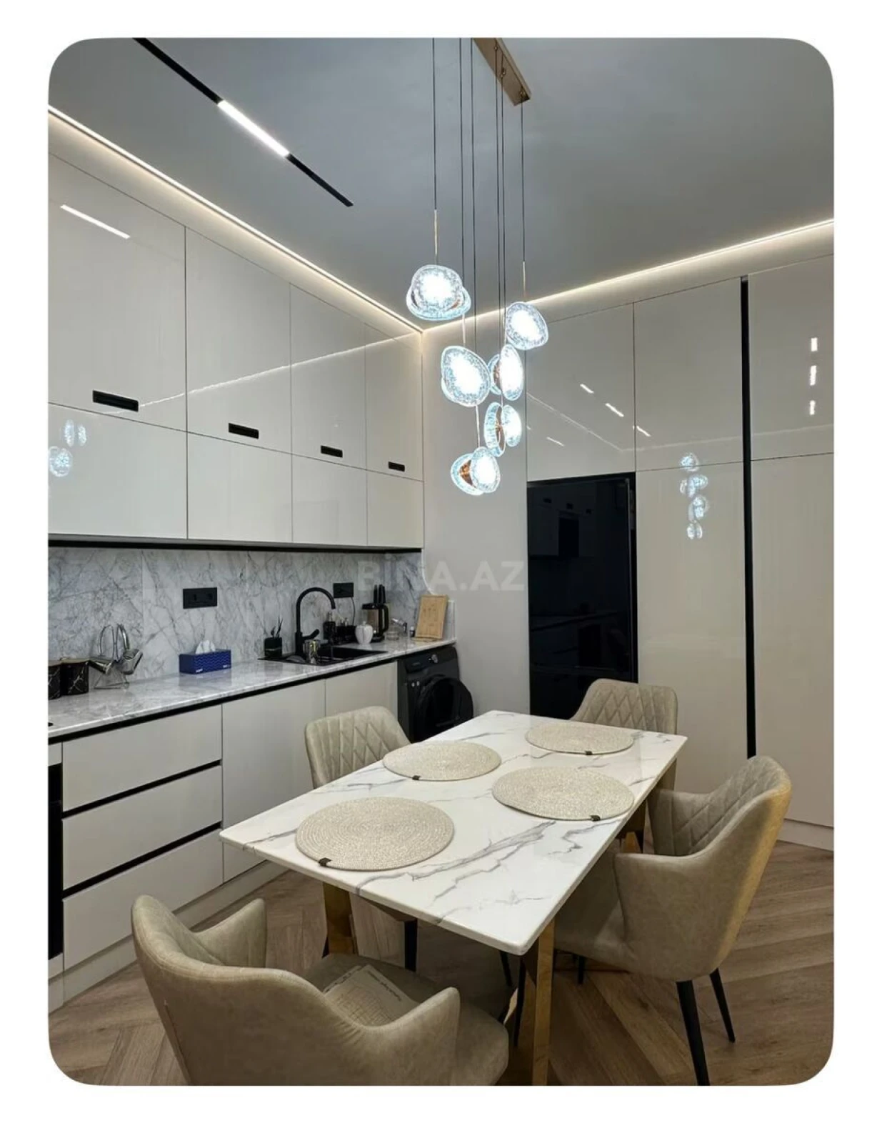 Satılır 2 otaqlı mənzil 52 m²