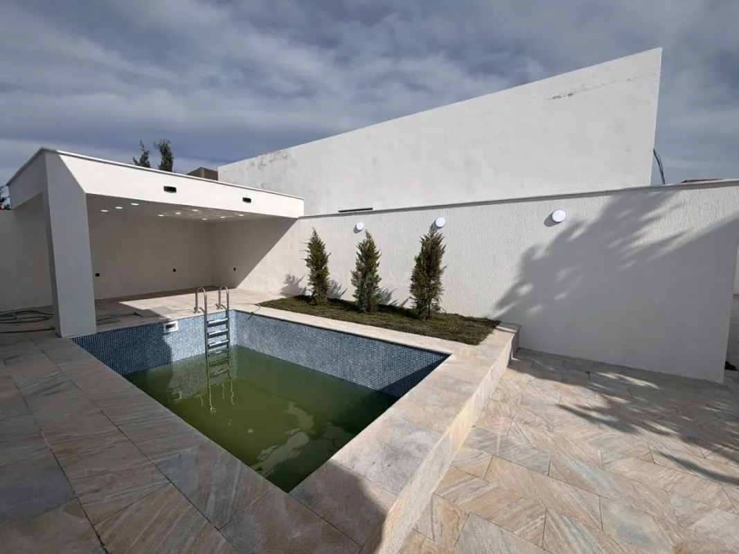 Satılır 4 otaqlı həyət evi 160 m²