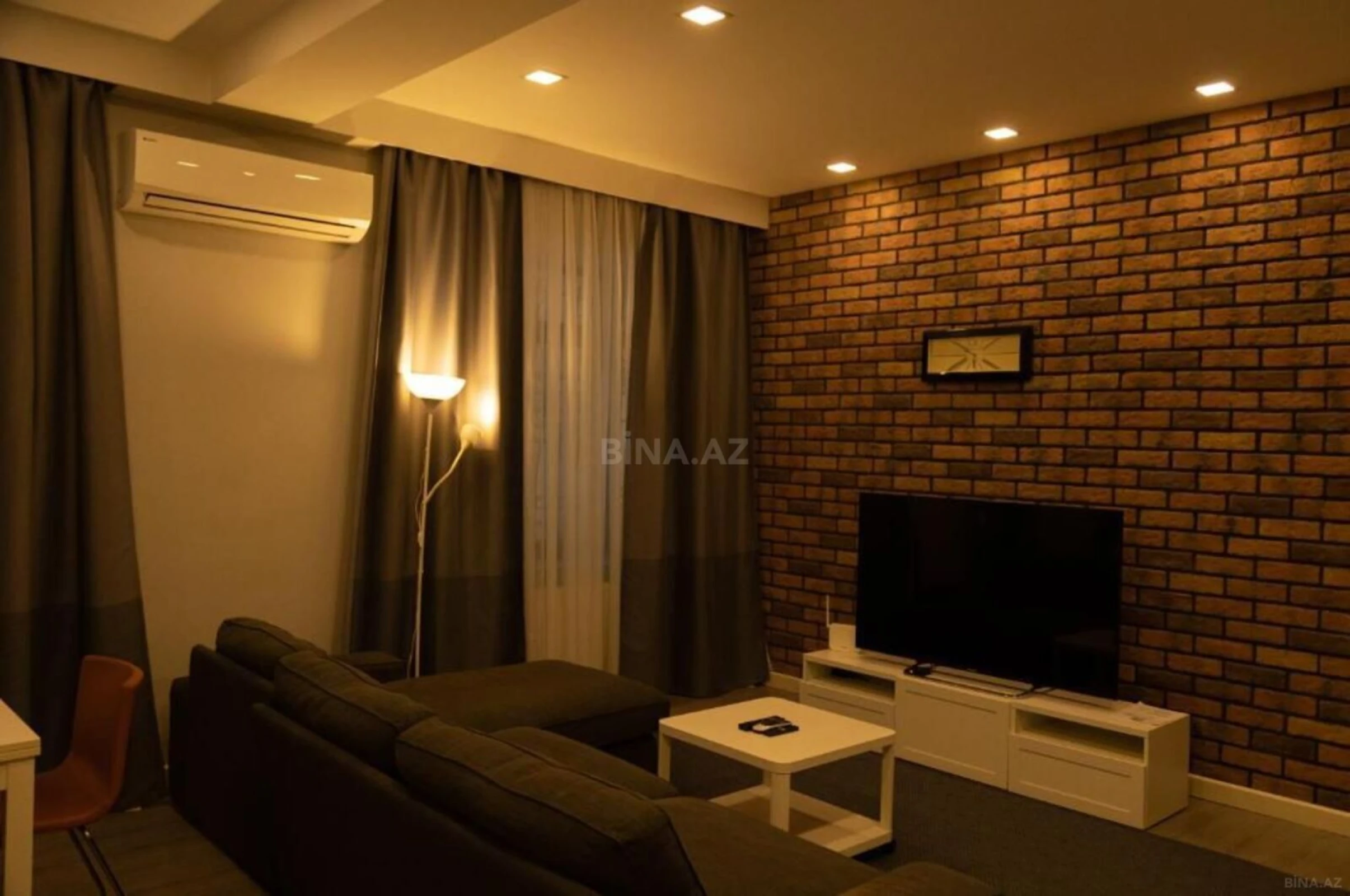 Kirayə verilir 2 otaqlı mənzil 84 m²