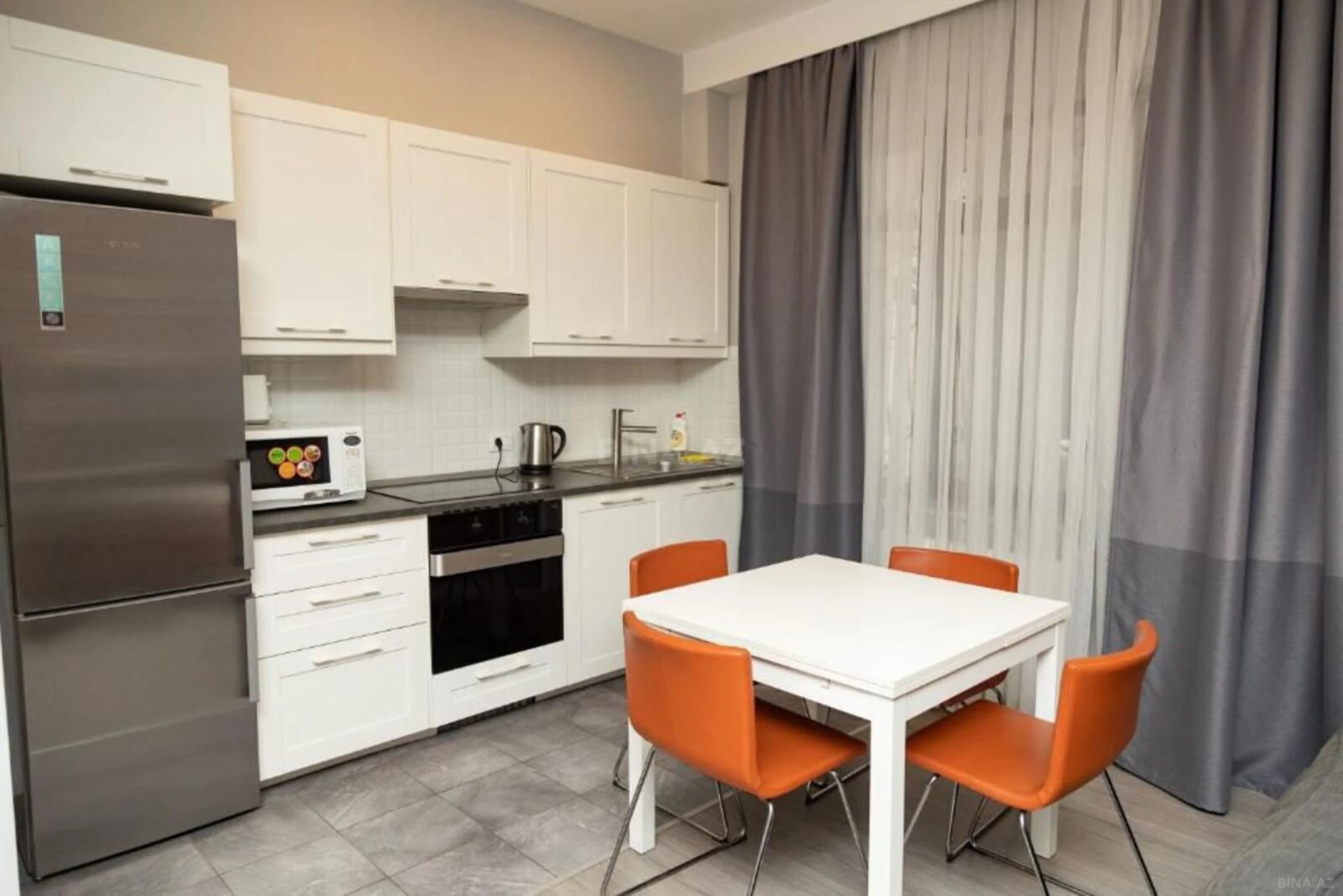 Kirayə verilir 2 otaqlı mənzil 84 m²