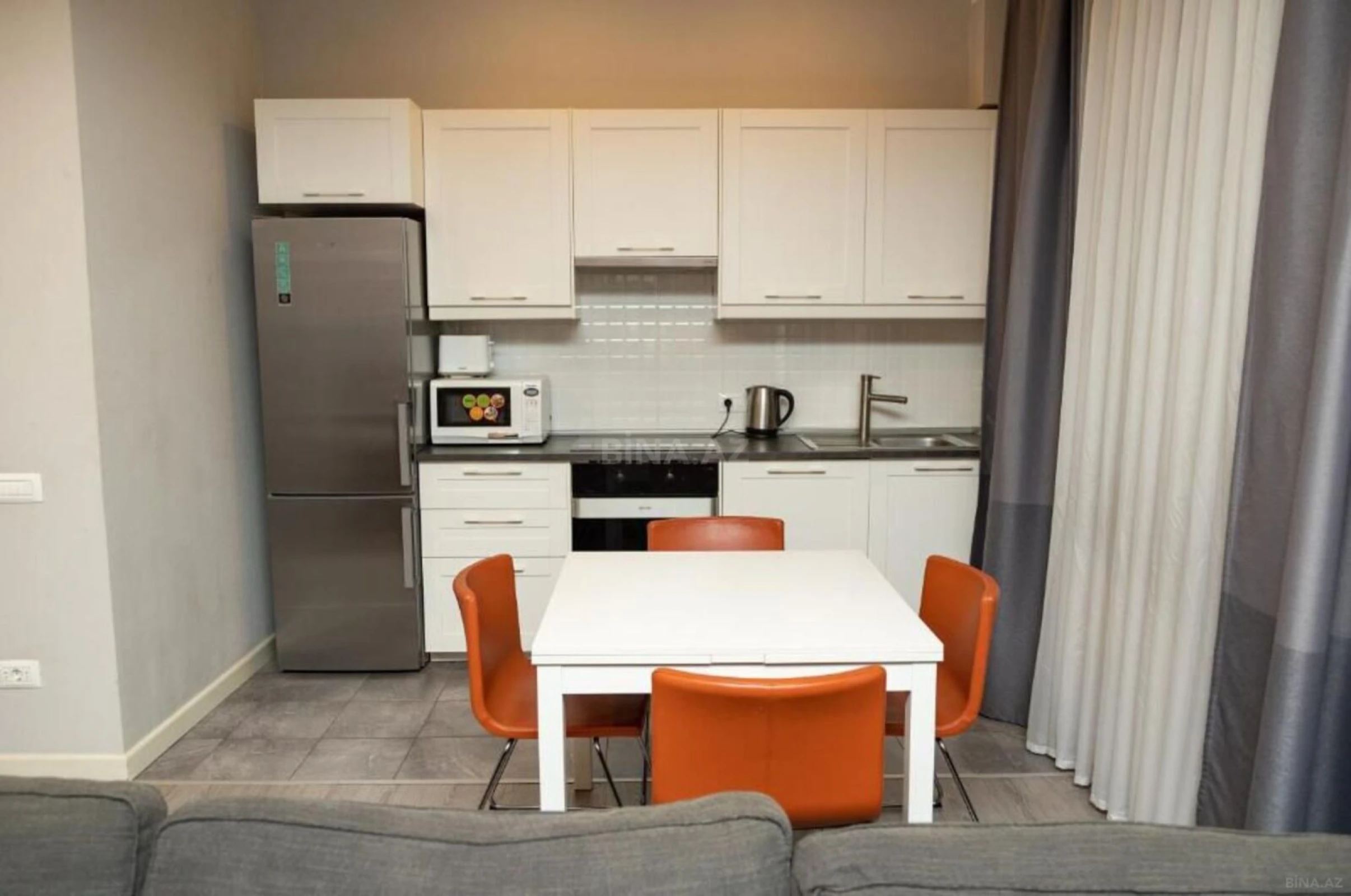 Kirayə verilir 2 otaqlı mənzil 84 m²