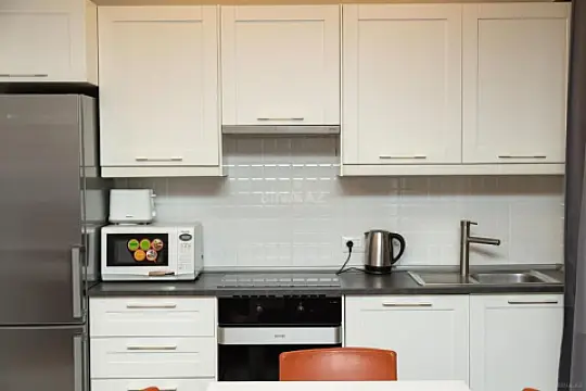 Kirayə verilir 2 otaqlı mənzil 84 m²