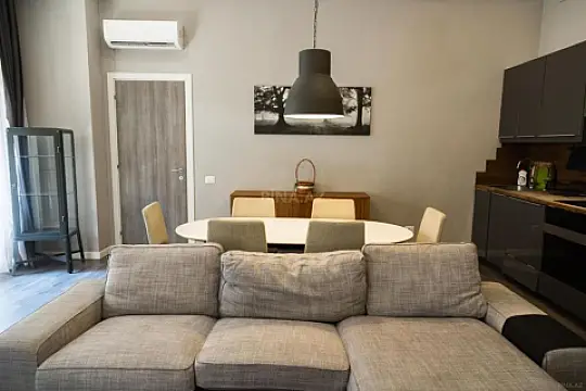 Kirayə verilir 2 otaqlı mənzil 84 m²