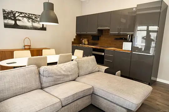 Kirayə verilir 2 otaqlı mənzil 84 m²