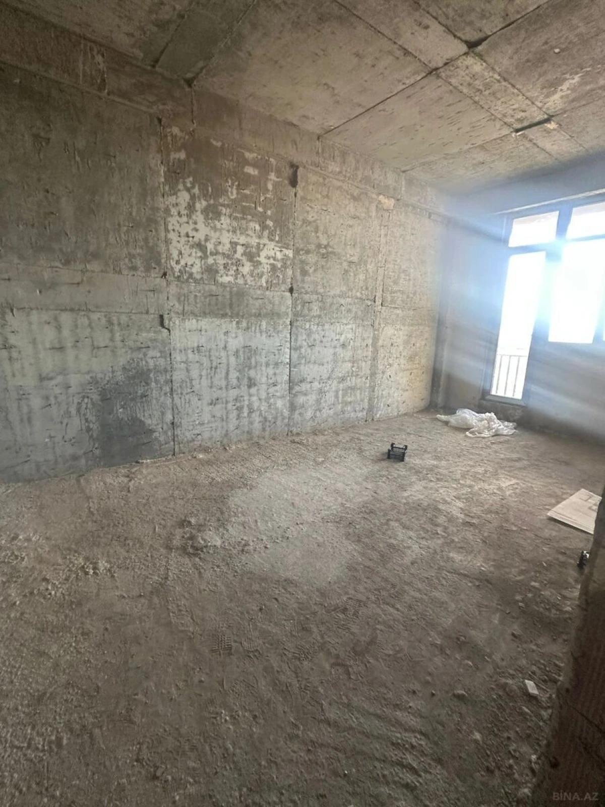 Satılır 5 otaqlı mənzil 700 m²
