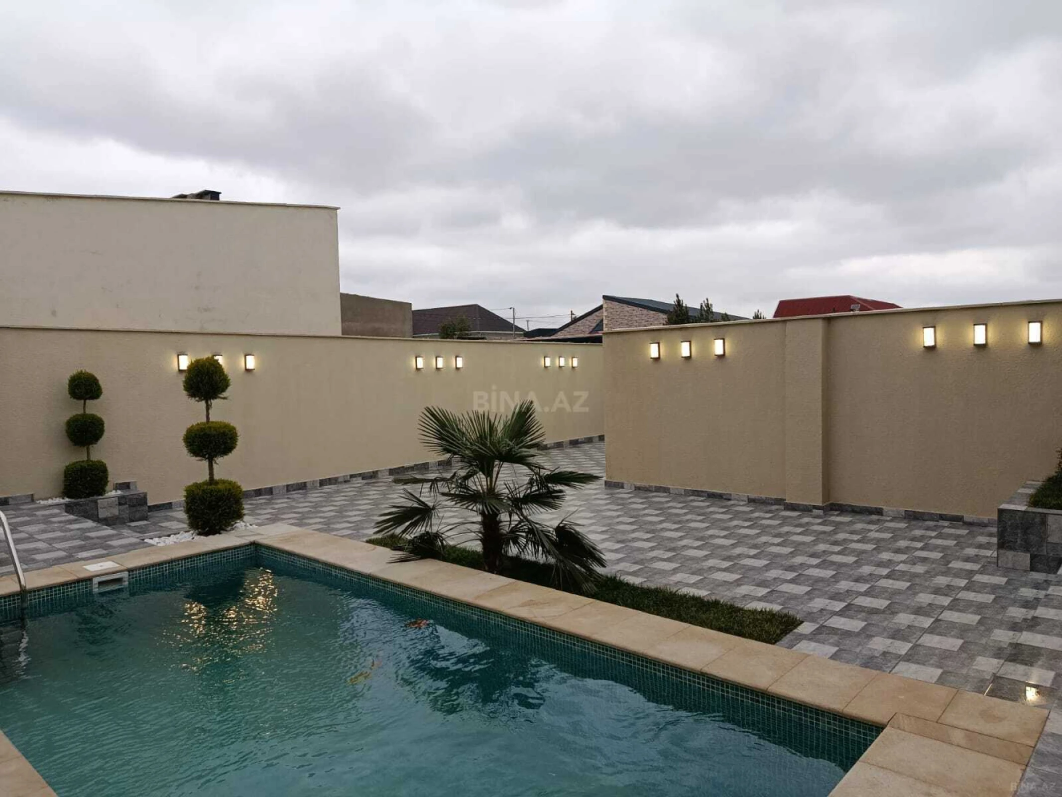 Satılır 4 otaqlı həyət evi 160 m²