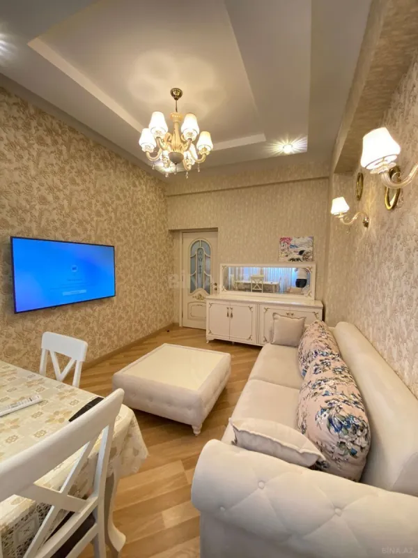 Kirayə verilir 2 otaqlı mənzil 60 m²