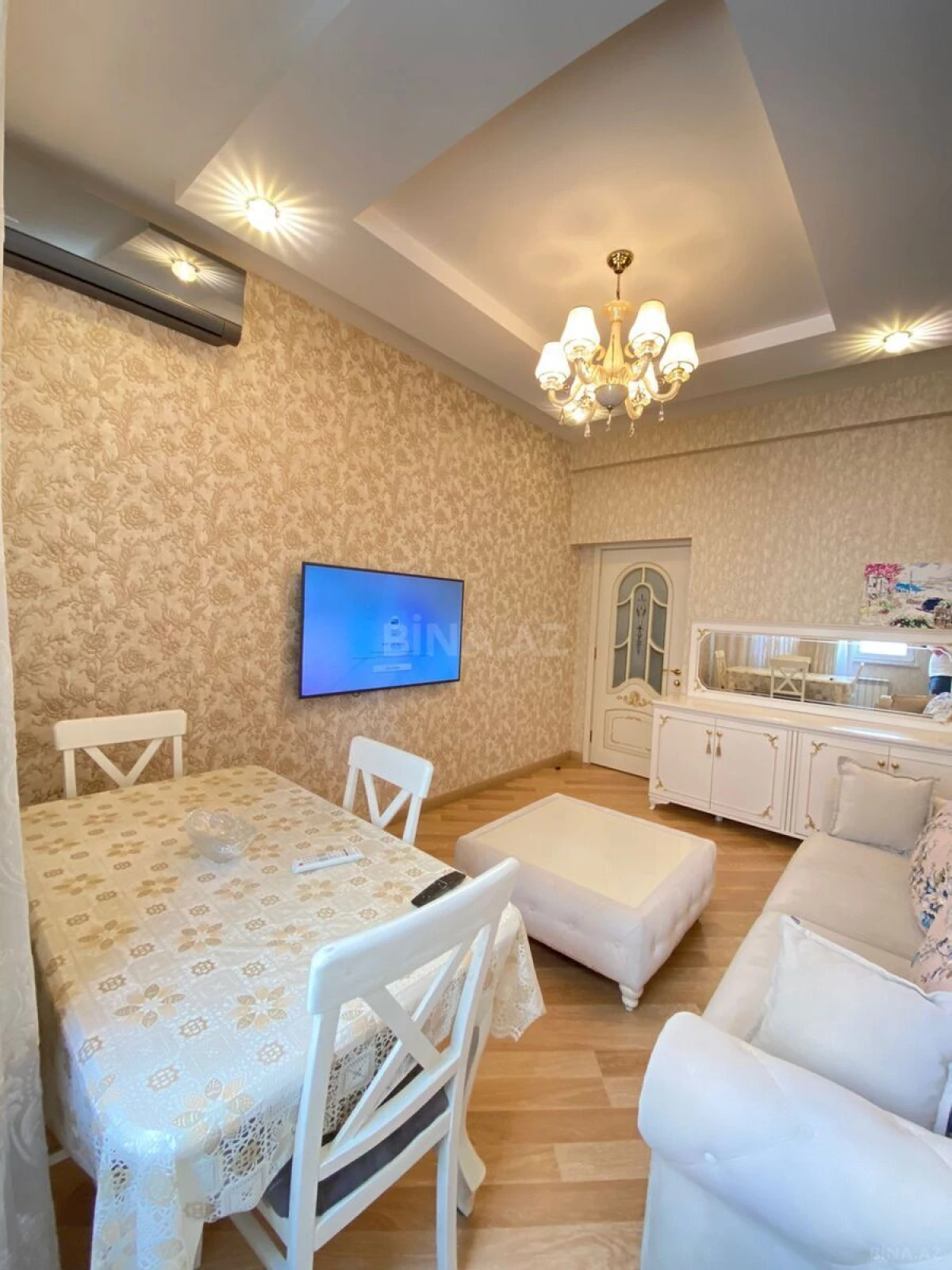 Kirayə verilir 2 otaqlı mənzil 60 m²