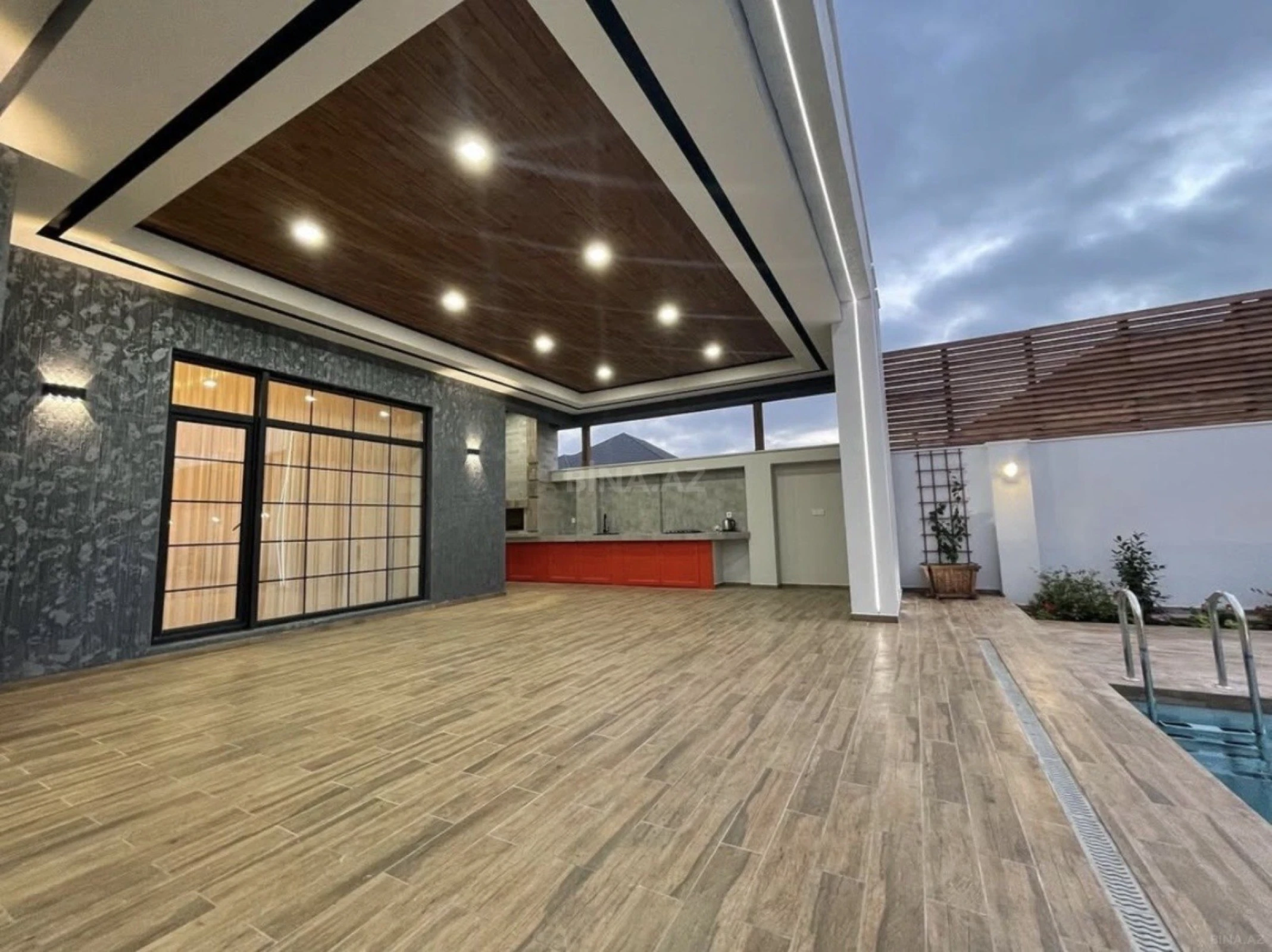 Kirayə verilir 4 otaqlı həyət evi 240 m²