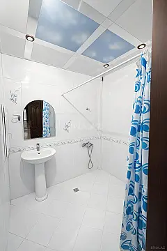 Satılır 3 otaqlı mənzil 135 m²