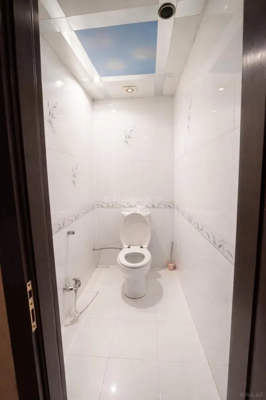 Satılır 3 otaqlı mənzil 135 m²