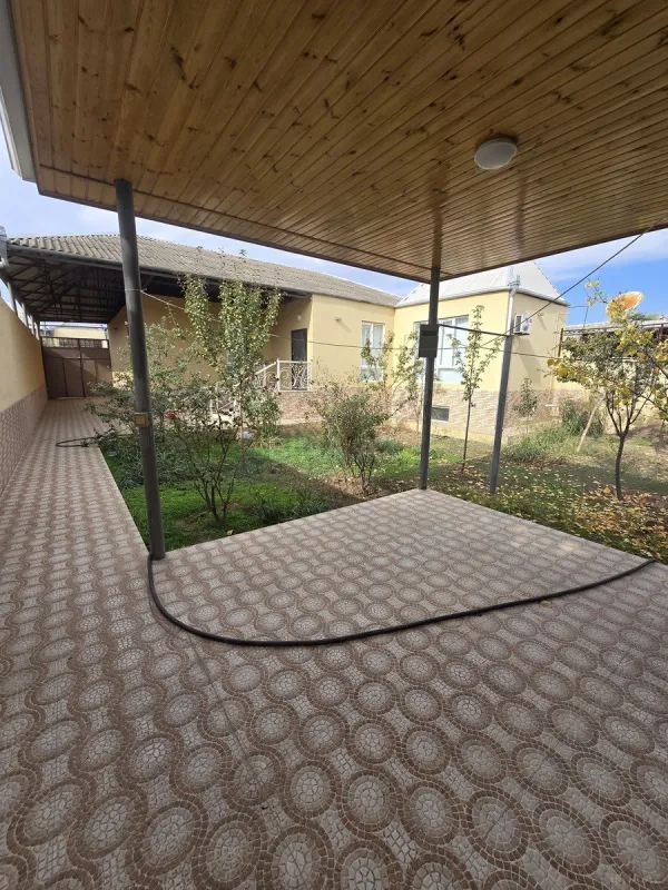 Satılır 4 otaqlı həyət evi 200 m²
