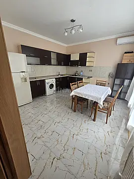 Satılır 4 otaqlı həyət evi 200 m² — Gəncə 4 otaq 200.00 m²