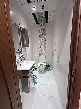 Satılır 3 otaqlı mənzil 160 m²