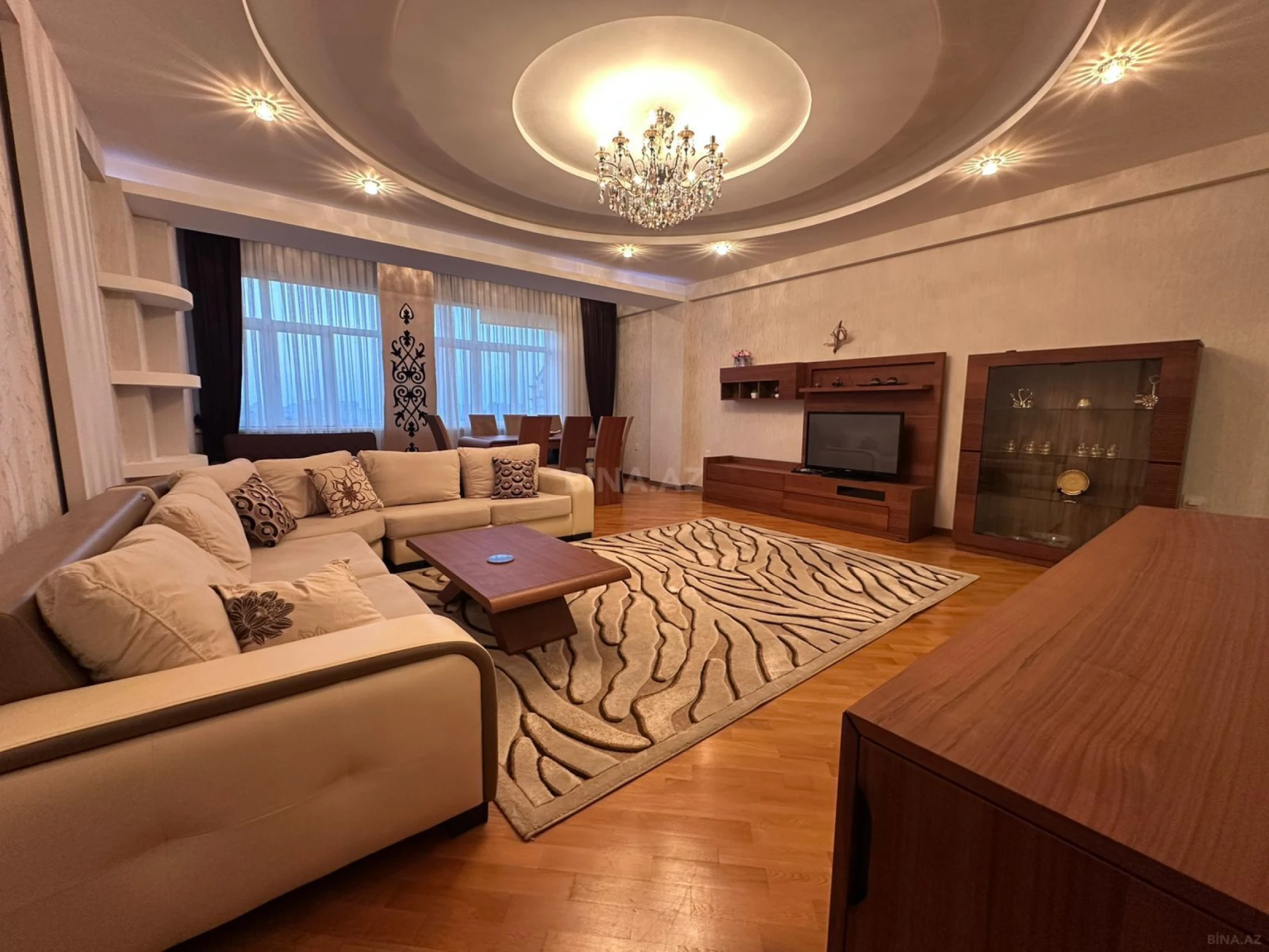 Satılır 3 otaqlı mənzil 160 m²