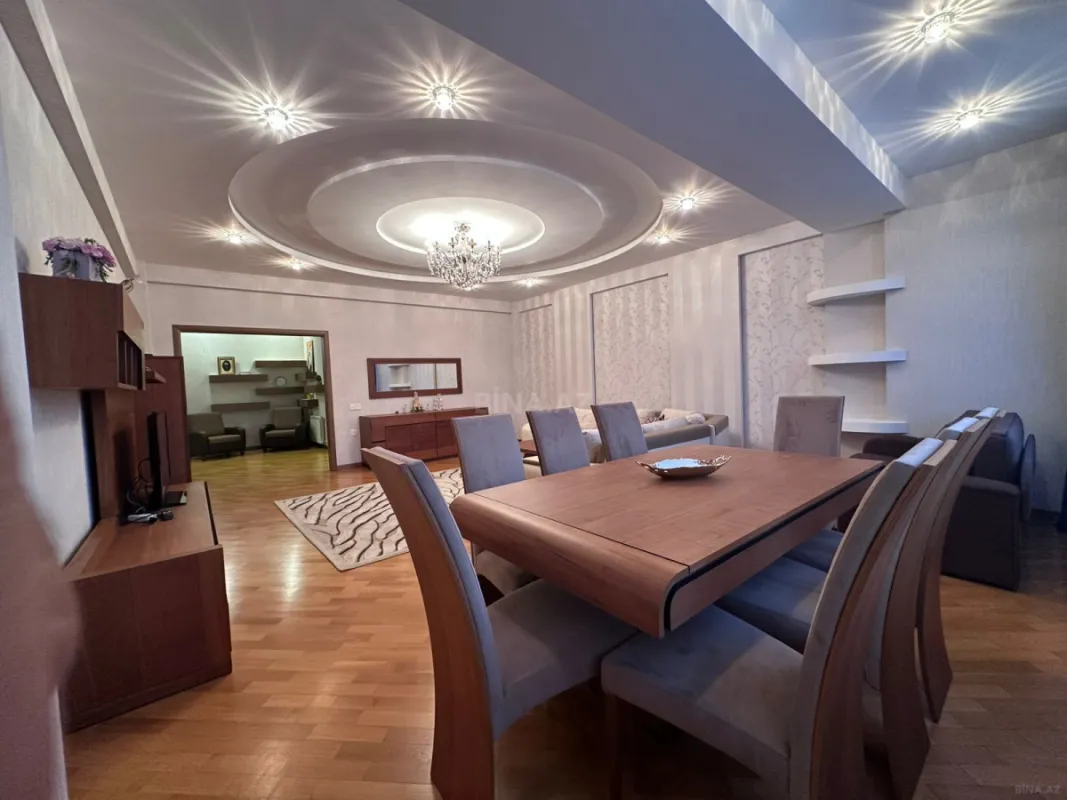 Satılır 3 otaqlı mənzil 160 m²