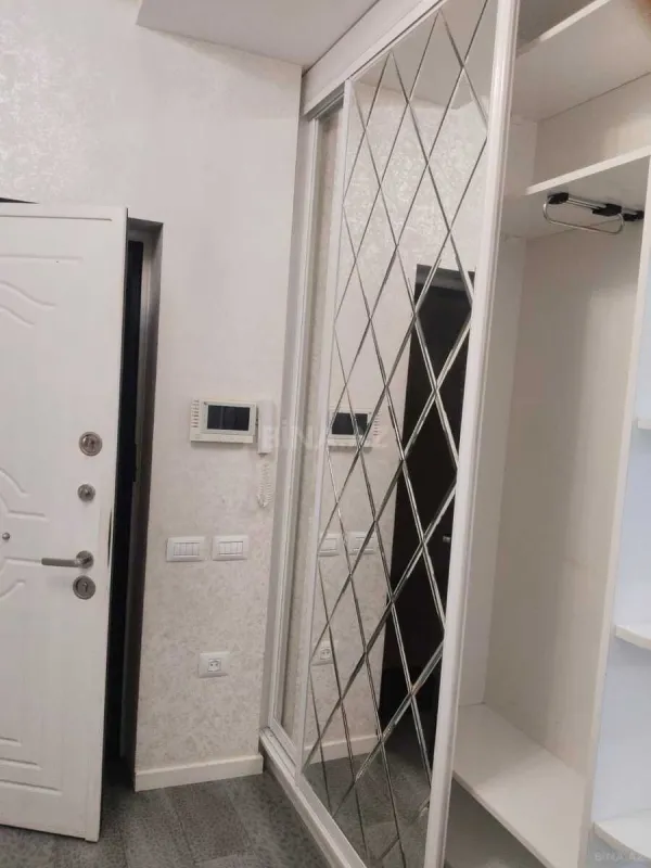 Kirayə verilir 4 otaqlı mənzil 130 m²