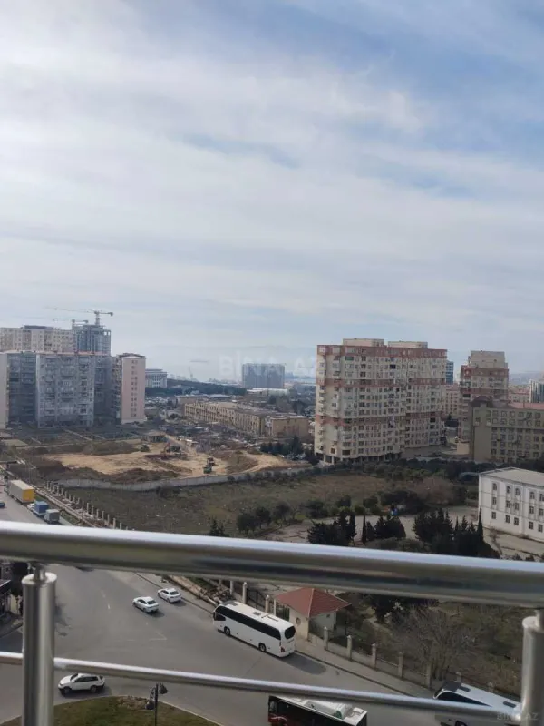 Kirayə verilir 4 otaqlı mənzil 130 m²