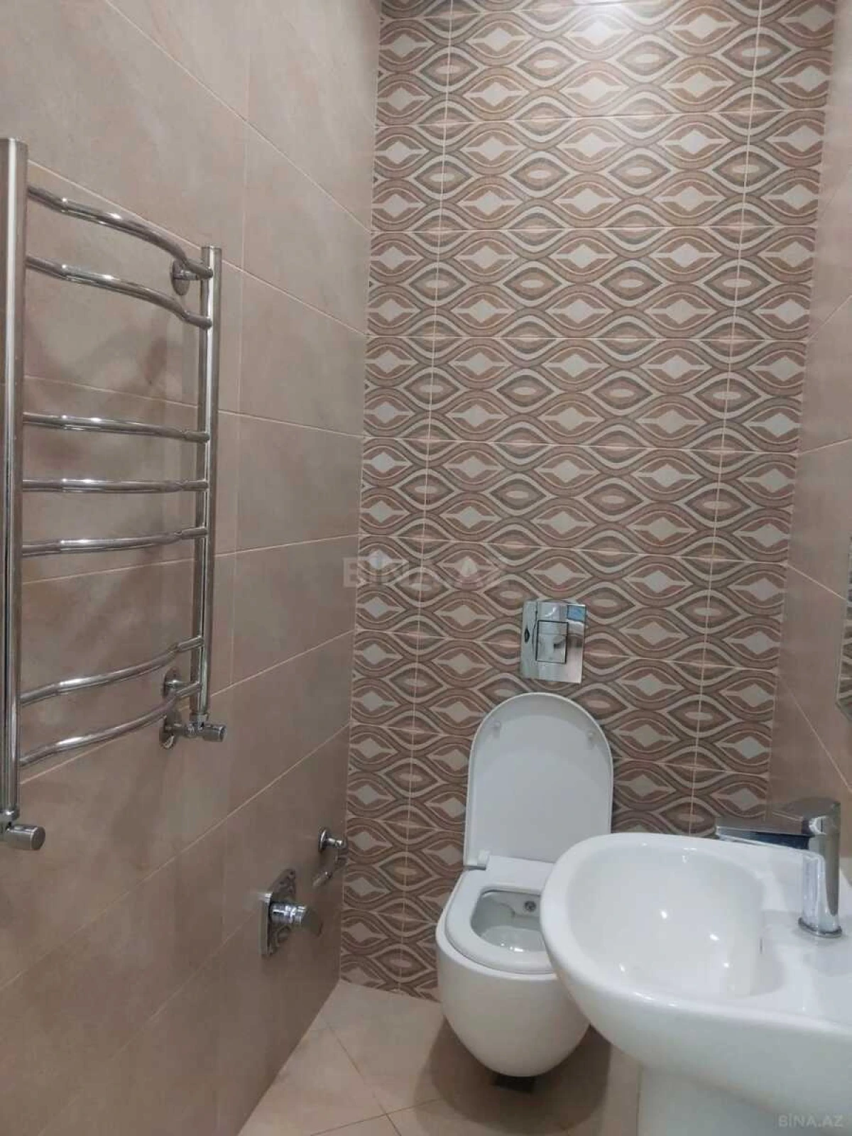 Kirayə verilir 4 otaqlı mənzil 130 m²