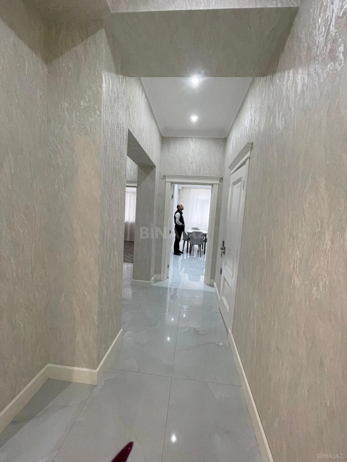 Satılır 3 otaqlı mənzil 130 m²