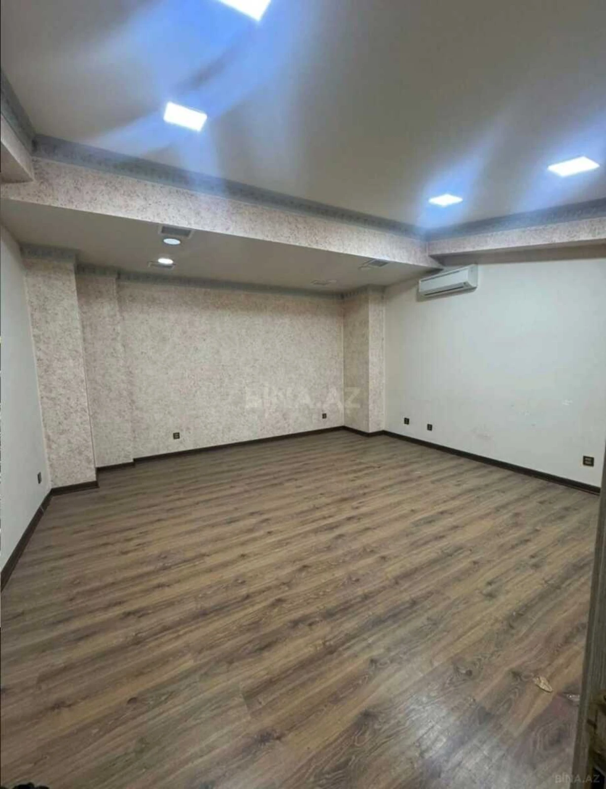 Kirayə verilir obyekt 240 m²