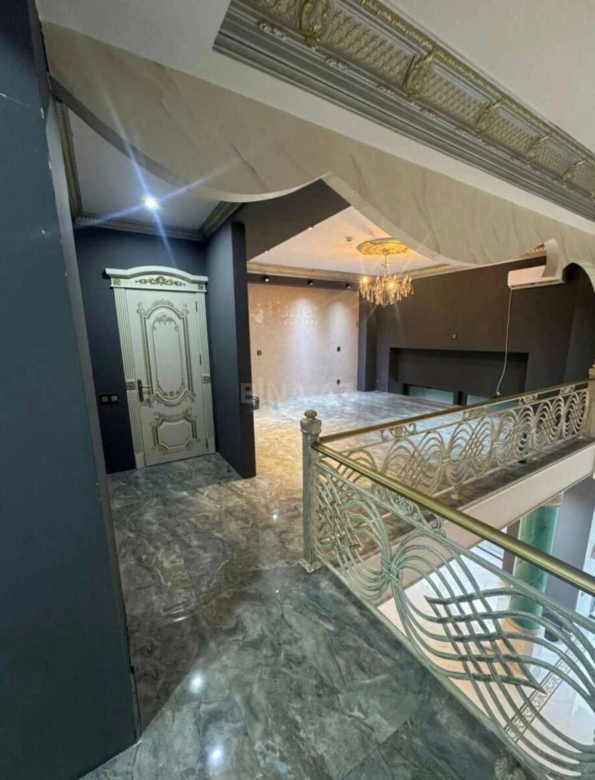 Kirayə verilir obyekt 240 m²