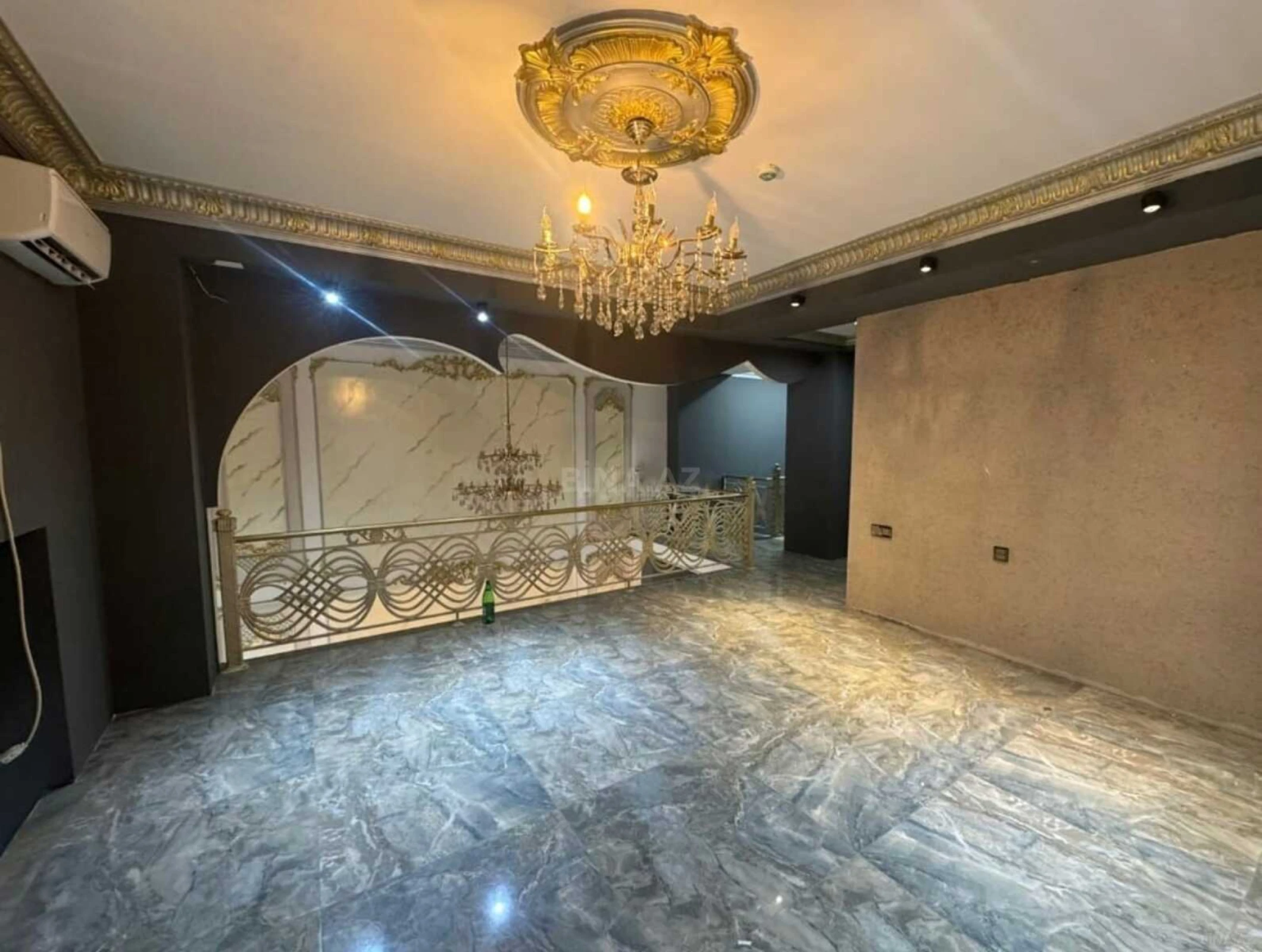 Kirayə verilir obyekt 240 m²