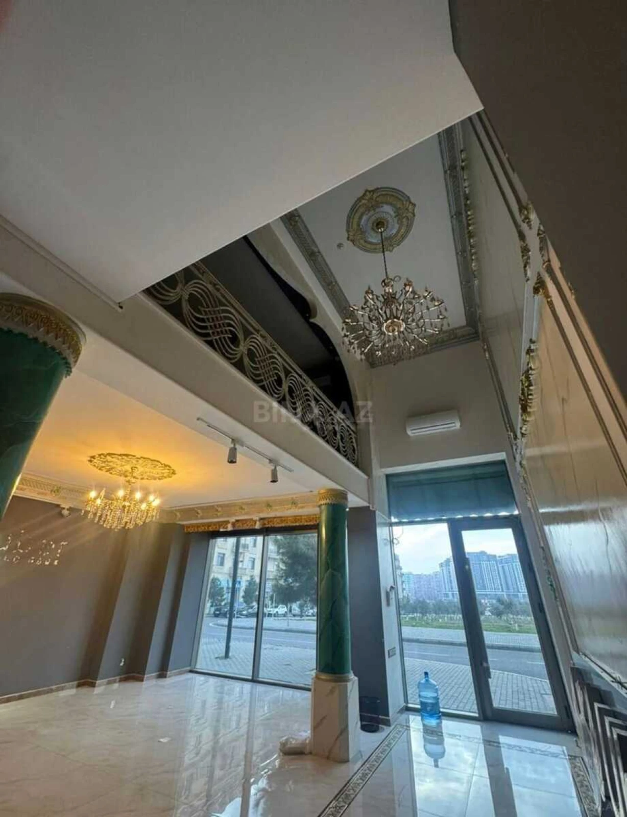 Kirayə verilir obyekt 240 m²