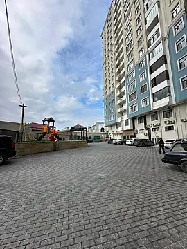 Satılır 4 otaqlı mənzil 153 m²