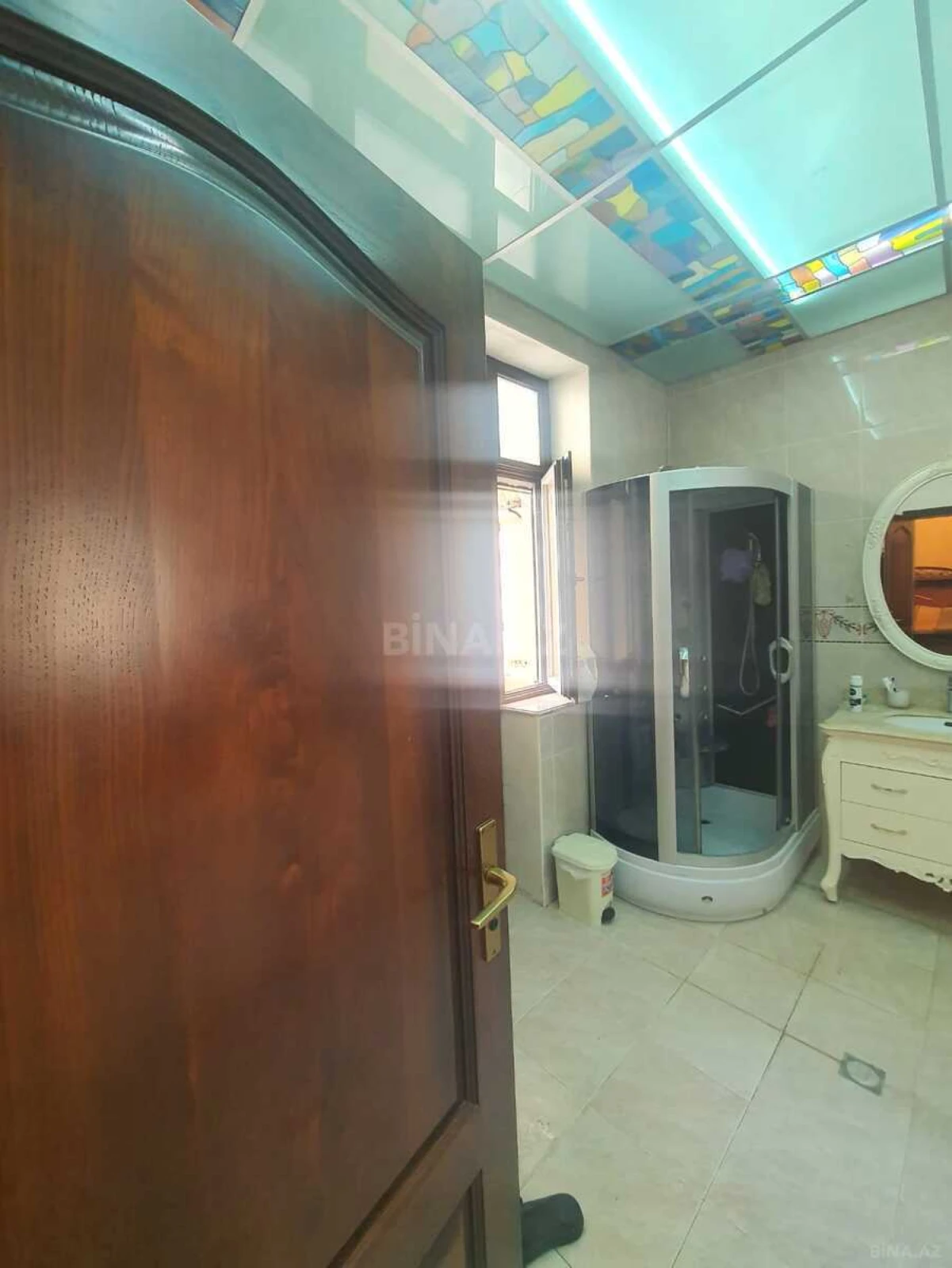 Satılır 6 otaqlı mənzil 250 m²