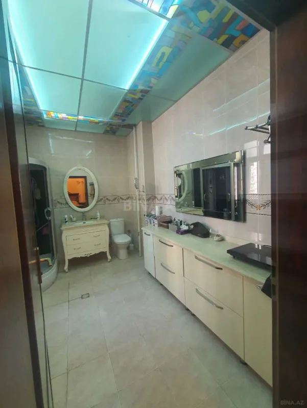 Satılır 6 otaqlı mənzil 250 m²