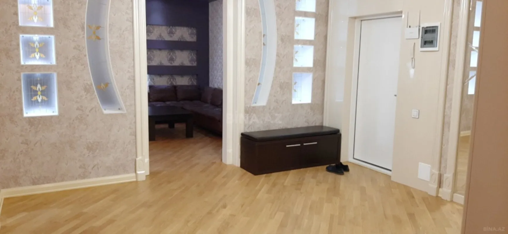 Satılır 3 otaqlı mənzil 180 m²